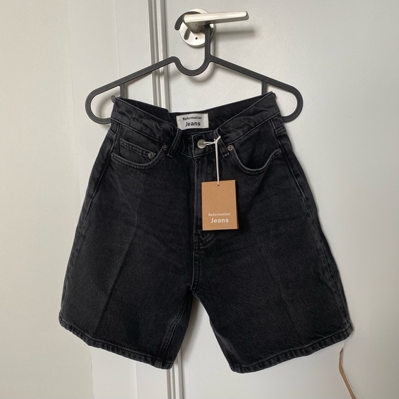 Reformation Sammie Shorts - Picture 2 of 5